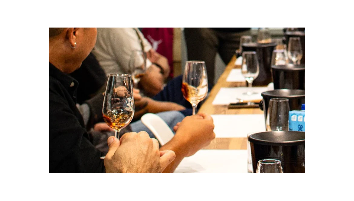 Cómo Organizar una Cata de Vinos en Casa con Amigos