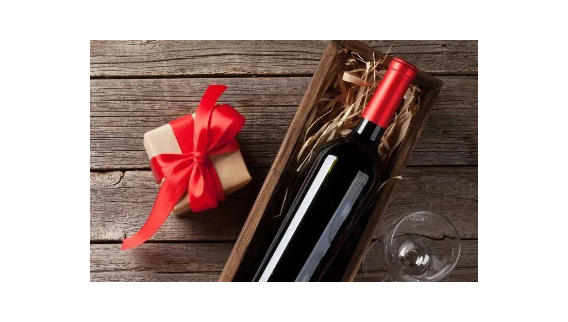 Guía de Regalos para los Amantes del Vino y los Destilados
